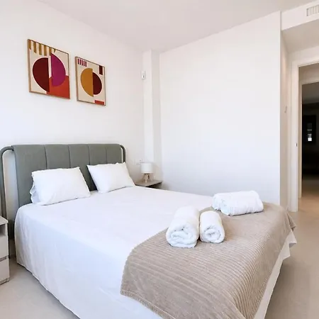Elegant Retreat With Terrace, Pools & Gym
