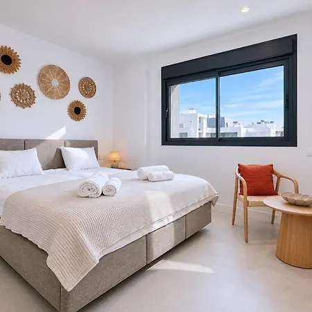 Elegant Retreat With Terrace, Pools & Gym Lejlighed Estepona