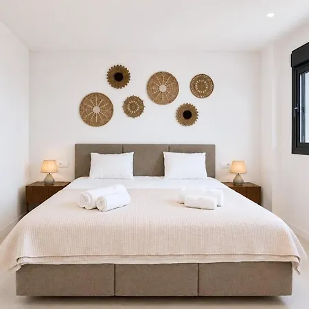 Elegant Retreat With Terrace, Pools & Gym * Estepona
