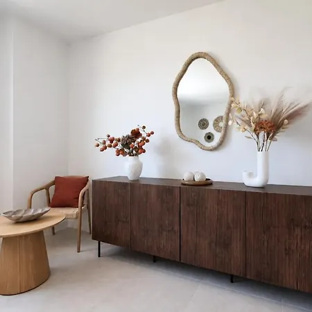 Elegant Retreat With Terrace, Pools & Gym Lejlighed *